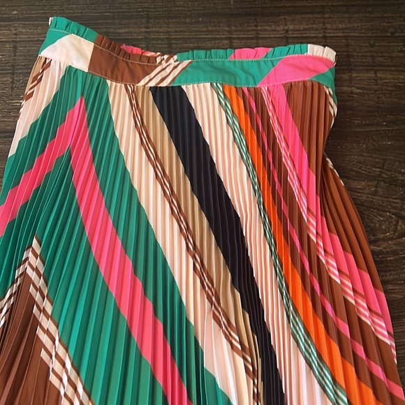 ANTHROPOLOGIE Maeve The Isobel Silky Pleated Skirt Bright Striped Size 6 NWT - Picture 11 of 12